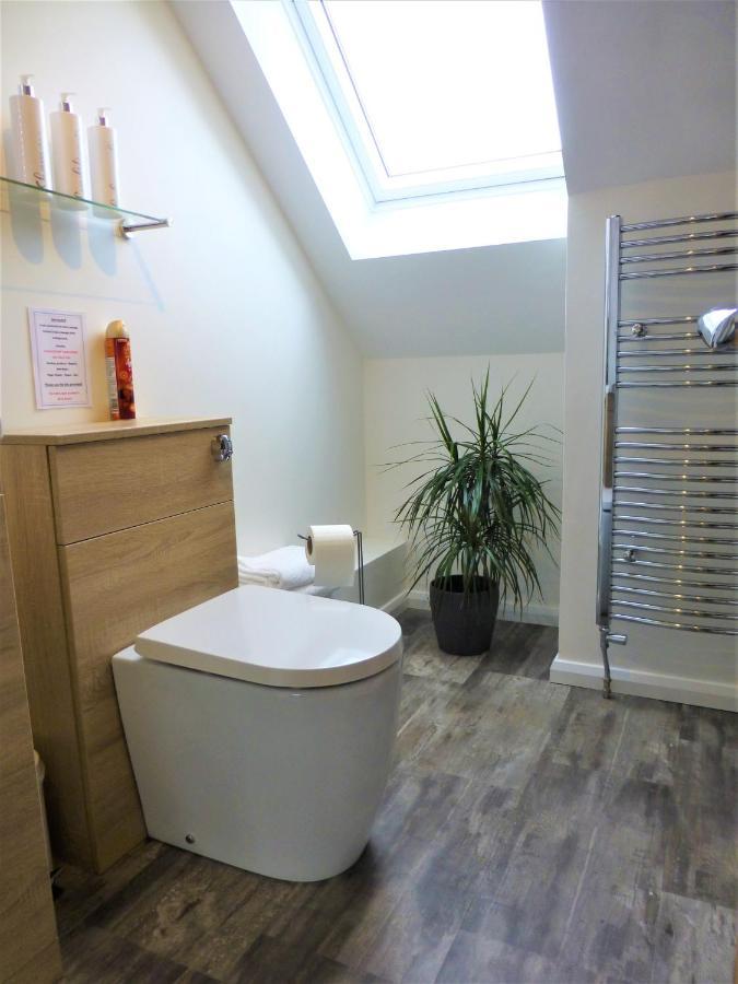 Gerycastell Luxury Holiday Apartment With Stunning Views & Ev Station Point Carmarthen Exterior photo