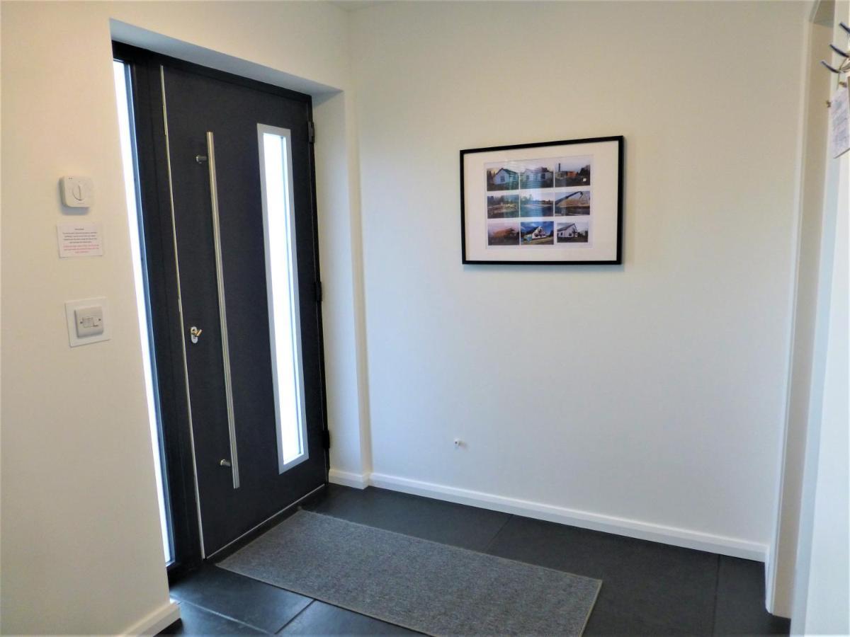 Gerycastell Luxury Holiday Apartment With Stunning Views & Ev Station Point Carmarthen Exterior photo
