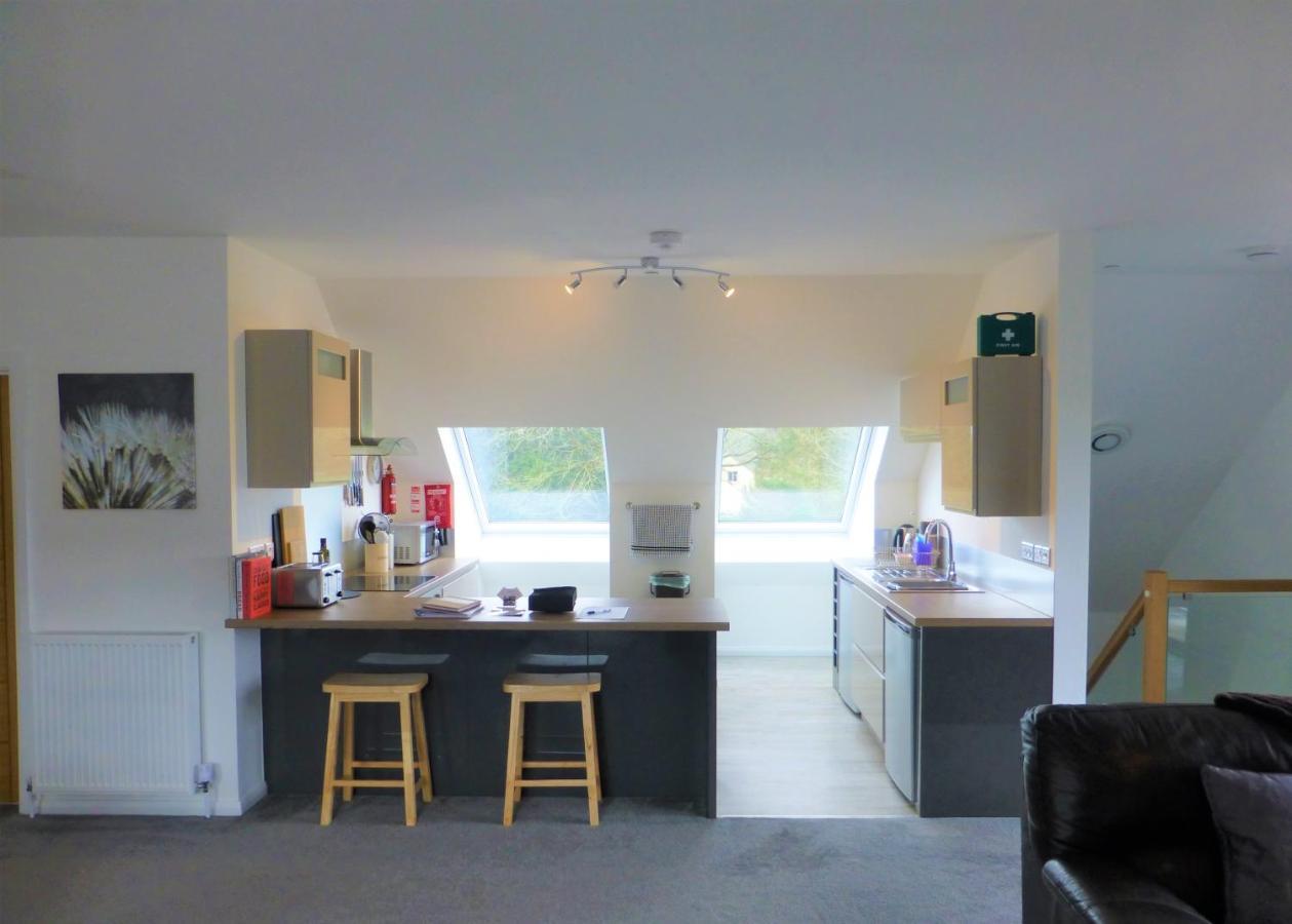 Gerycastell Luxury Holiday Apartment With Stunning Views & Ev Station Point Carmarthen Exterior photo