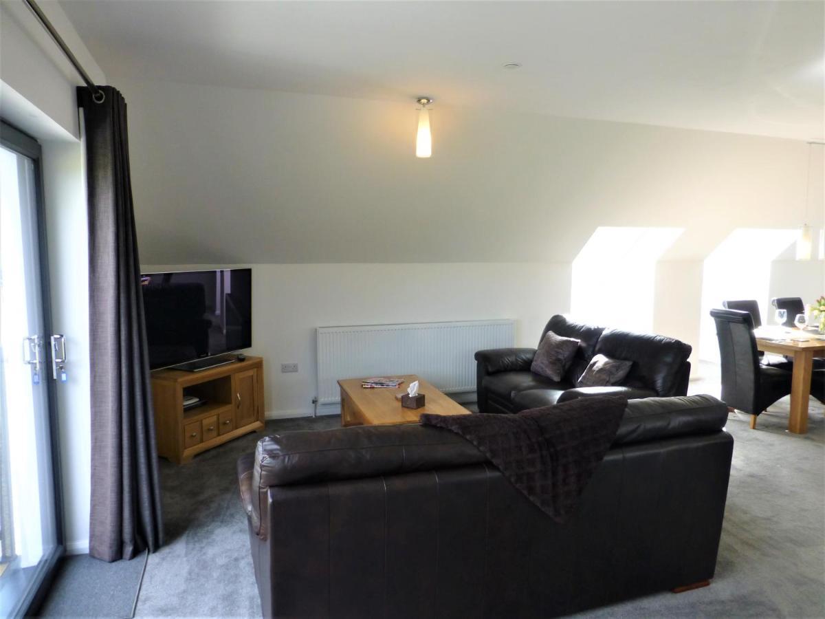 Gerycastell Luxury Holiday Apartment With Stunning Views & Ev Station Point Carmarthen Exterior photo
